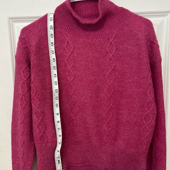 Kut from the Kloth cable mock neck Sweater size, small pink wall blend - Picture 4 of 5